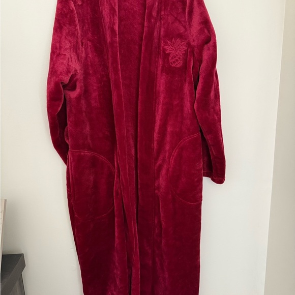 Elegant Burgundy Plush Robe - Picture 1 of 9